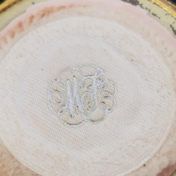 Vintage Max Factor Women's Gold Tone Flower Pocket Size Compact Makeup Mirror - Picture 3 of 6